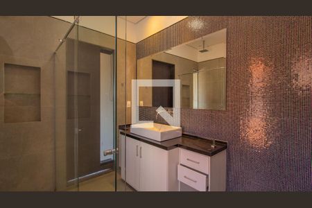 Casa de condomínio à venda com 580m², 3 quartos e 4 vagasBanheiro da Suíte 2