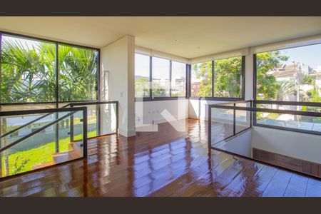 Casa de condomínio à venda com 580m², 3 quartos e 4 vagasHall