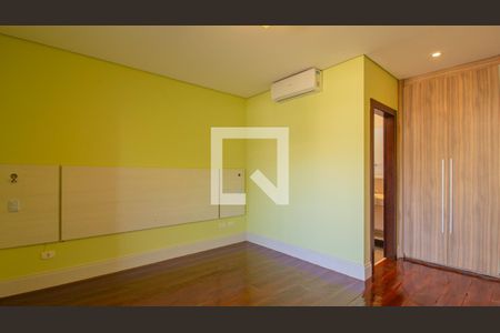 Casa de condomínio à venda com 580m², 3 quartos e 4 vagasSuíte 3