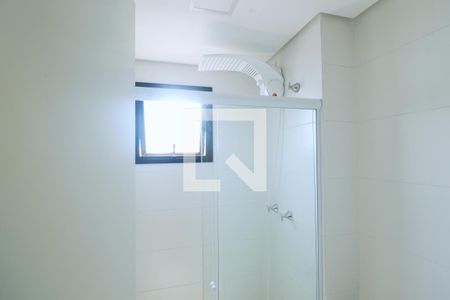 Banheiro de kitnet/studio para alugar com 1 quarto, 42m² em Campestre, Santo André