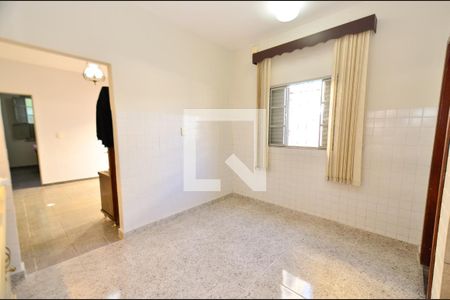 Sala de casa à venda com 1 quarto, 186m² em Pirajá, Belo Horizonte