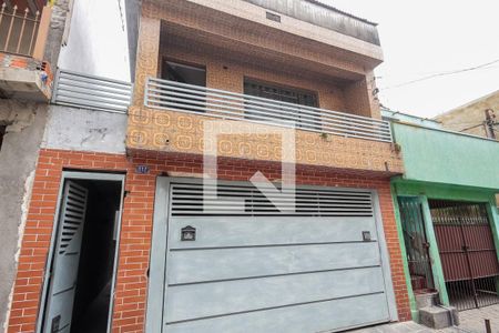 Casa à venda com 230m², 3 quartos e 2 vagasFachada