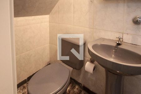 Casa à venda com 230m², 3 quartos e 2 vagasLavabo 02