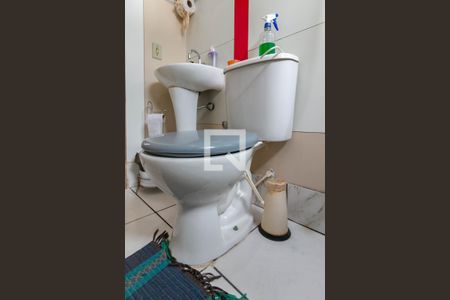 Casa à venda com 200m², 3 quartos e 2 vagasBanheiro 1 