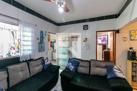 Casa à venda com 200m², 3 quartos e 2 vagasSala