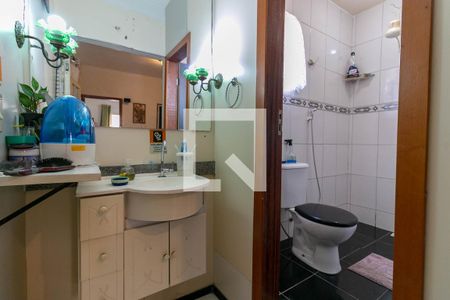 Casa à venda com 200m², 3 quartos e 2 vagasBanheiro 2 