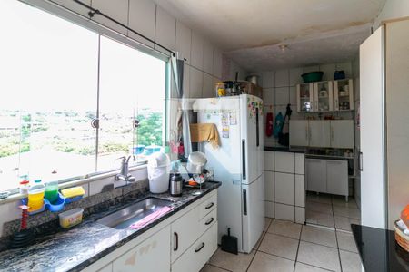Casa à venda com 200m², 3 quartos e 2 vagasCozinha 