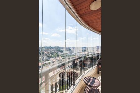 Apartamento à venda com 267m², 4 quartos e 3 vagas Apartamento à venda com 267m², 4 quartos e 3 vagasVaranda das suítes 1 e 2