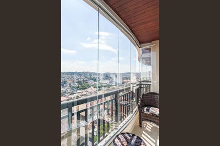 Apartamento à venda com 267m², 4 quartos e 3 vagas Apartamento à venda com 267m², 4 quartos e 3 vagasVaranda 2