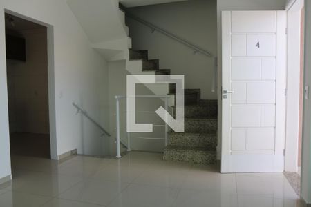 Sala de casa de condomínio para alugar com 2 quartos, 127m² em Vila Alpina, São Paulo