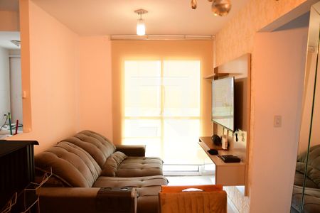 Sala de apartamento para alugar com 2 quartos, 64m² em Jardim Marilu, Cotia