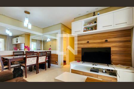 Sala  de apartamento à venda com 2 quartos, 85m² em Jardim Tupanci, Barueri