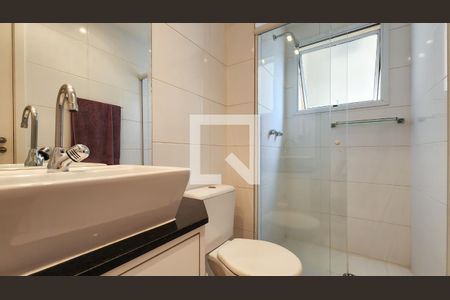 banheiro suite de apartamento à venda com 2 quartos, 85m² em Jardim Tupanci, Barueri