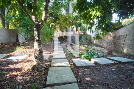 Casa à venda com 250m², 3 quartos e 4 vagasPatio _fundos 