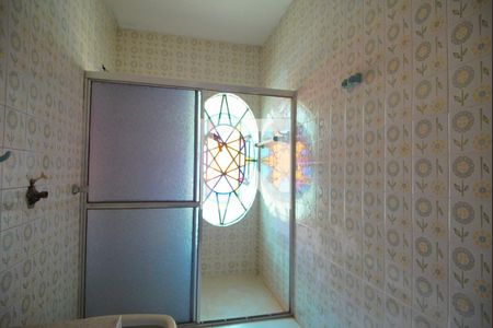 Casa à venda com 250m², 3 quartos e 4 vagasBanheiro Corredor