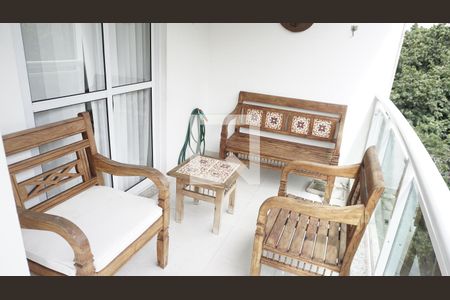 Apartamento à venda com 83m², 3 quartos e 1 vagaVaranda