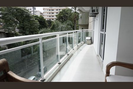 Apartamento à venda com 83m², 3 quartos e 1 vagaVaranda