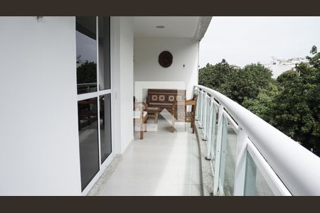 Apartamento à venda com 83m², 3 quartos e 1 vagaVaranda