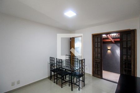 Sala de casa para alugar com 3 quartos, 130m² em Chácara Mafalda, São Paulo