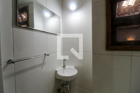 Banheiro de casa para alugar com 3 quartos, 120m² em Chácara Mafalda, São Paulo