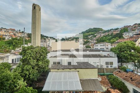 Sala Vista de apartamento para alugar com 2 quartos, 50m² em Rio Comprido, Rio de Janeiro