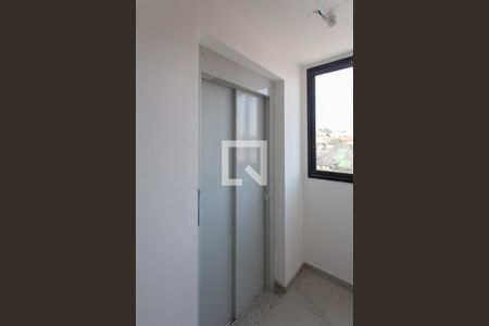 Apartamento à venda com 180m², 3 quartos e 4 vagasElevador