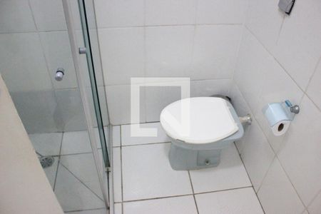 Casa à venda com 200m², 2 quartos e 2 vagasBanheiro 