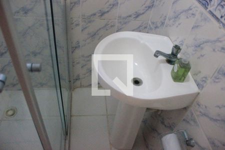 Casa à venda com 200m², 2 quartos e 2 vagasBanheiro de Serviço