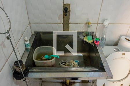 Casa à venda com 180m², 2 quartos e 1 vagaBanheiro de serviço