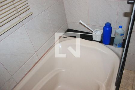 Casa à venda com 223m², 4 quartos e 3 vagasBanheiro 1