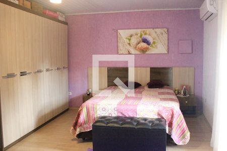 Casa à venda com 223m², 4 quartos e 3 vagasSuíte