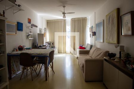 Apartamento à venda com 67m², 2 quartos e 1 vagaSala