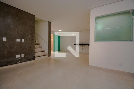 Sala de casa para alugar com 3 quartos, 114m² em Demarchi, São Bernardo do Campo