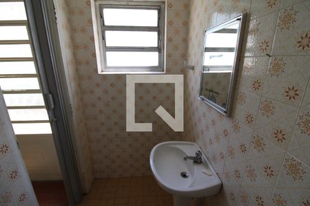 Casa à venda com 120m², 3 quartos e 2 vagasHall de entrada - Banheiro