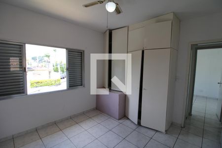 Casa à venda com 120m², 3 quartos e 2 vagasQuarto 3