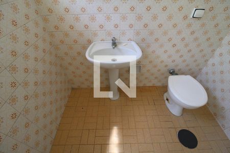 Casa à venda com 120m², 3 quartos e 2 vagasHall de entrada - Banheiro