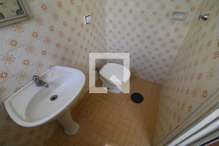 Casa à venda com 120m², 3 quartos e 2 vagasHall de entrada - Banheiro