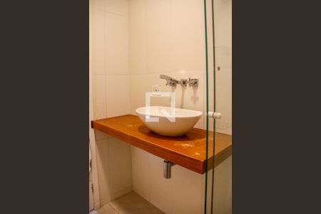 Apartamento à venda com 560m², 6 quartos e 7 vagas Apartamento à venda com 560m², 6 quartos e 7 vagasBanheiro Quarto 2