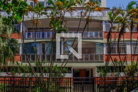 Apartamento à venda com 560m², 6 quartos e 7 vagas Apartamento à venda com 560m², 6 quartos e 7 vagasFachada