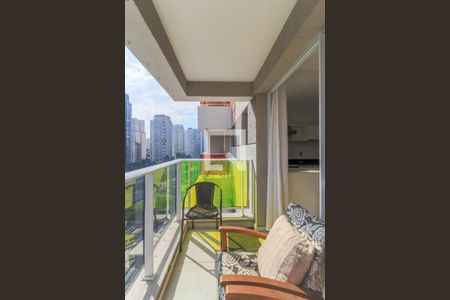 Apartamento à venda com 37m², 1 quarto e 1 vaga Apartamento à venda com 37m², 1 quarto e 1 vagaVaranda