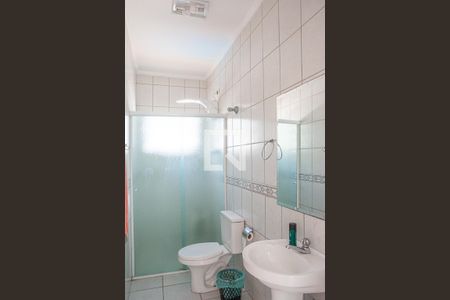 Casa à venda com 353m², 5 quartos e 6 vagasBanheiro do Salão de Festas