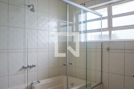 Casa à venda com 353m², 5 quartos e 6 vagasBanheiro