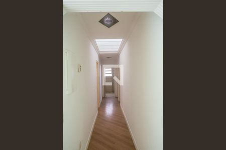 Casa à venda com 353m², 5 quartos e 6 vagasCorredor