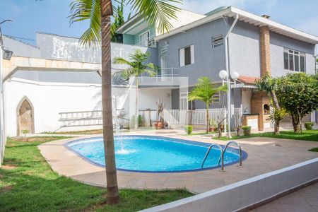 Casa à venda com 353m², 5 quartos e 6 vagasPiscina