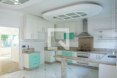 Casa à venda com 353m², 5 quartos e 6 vagasCozinha