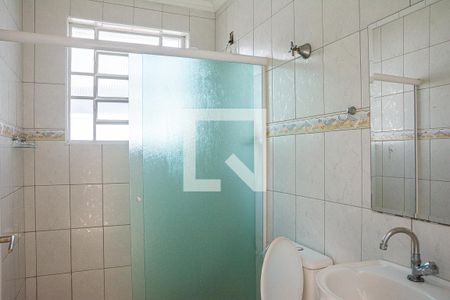 Casa à venda com 353m², 5 quartos e 6 vagasBanheiro de serviço