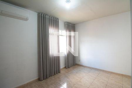 Sala de apartamento para alugar com 2 quartos, 54m² em João Pinheiro, Belo Horizonte