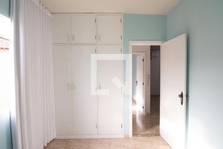 Quarto 1 de apartamento para alugar com 2 quartos, 54m² em João Pinheiro, Belo Horizonte