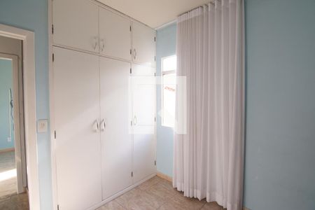 Quarto 2 de apartamento para alugar com 2 quartos, 54m² em João Pinheiro, Belo Horizonte