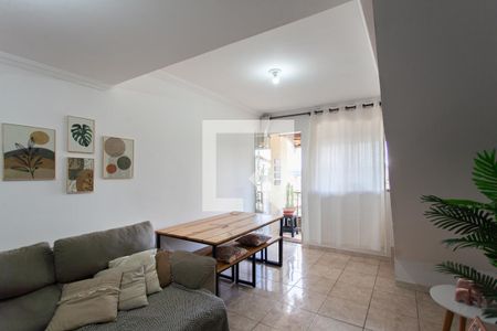 Sala de casa à venda com 2 quartos, 150m² em Frei Leopoldo, Belo Horizonte